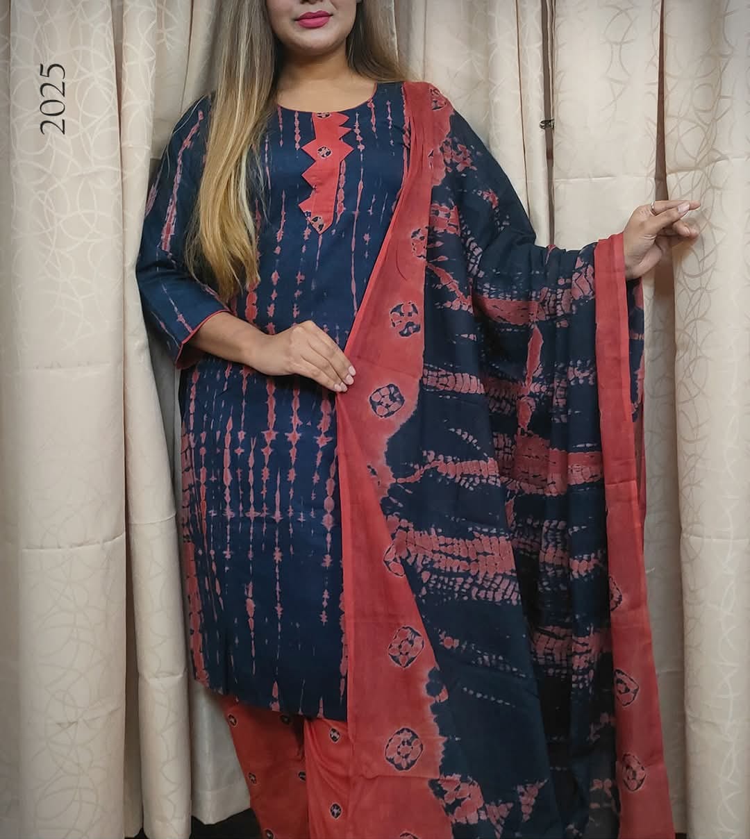 আনস্টিচ প্রিমিয়াম কটন দেবদাস বাটিক থ্রি-পিস